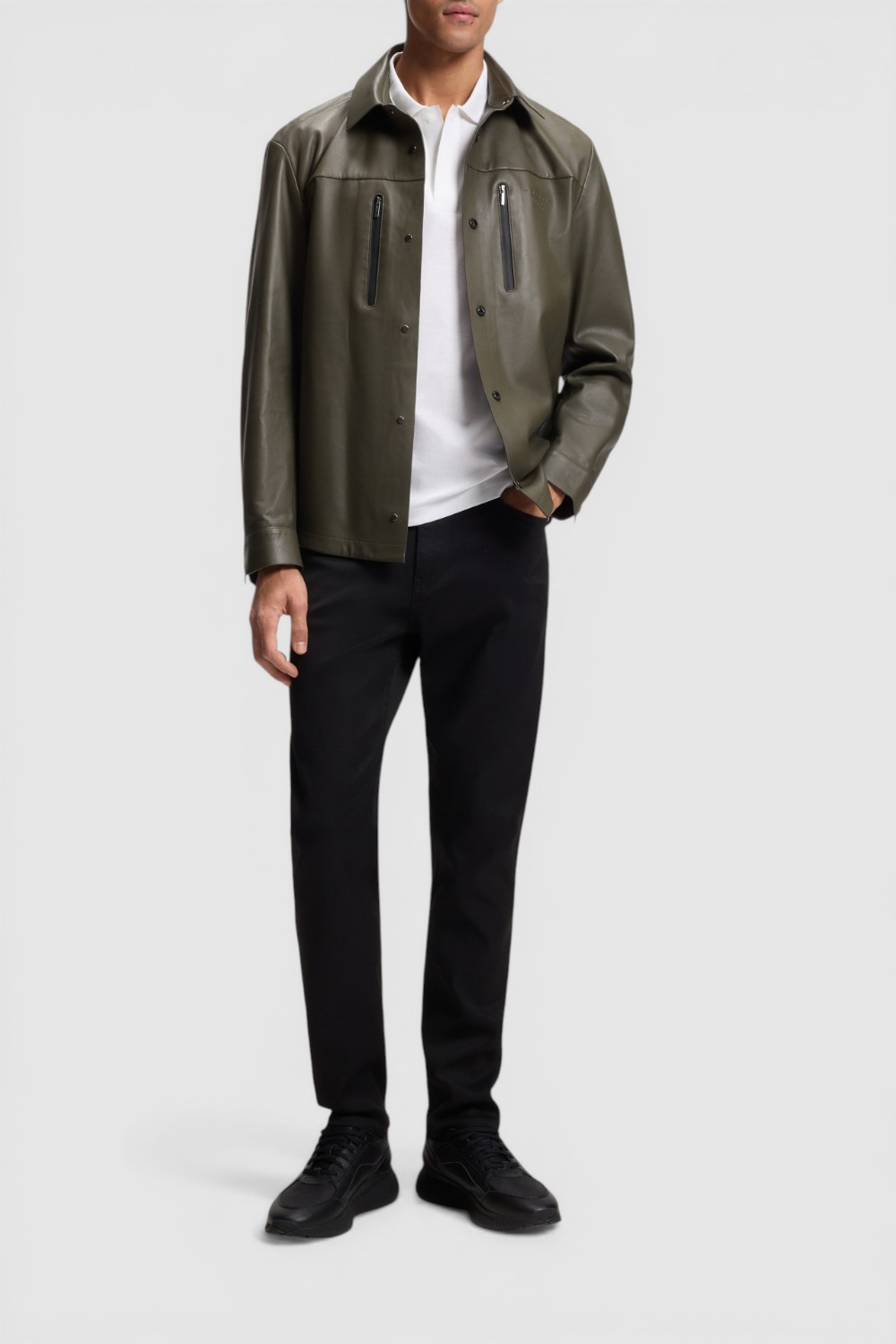 תמונת כל הלוק של חולצת פולו בוס X פורשה